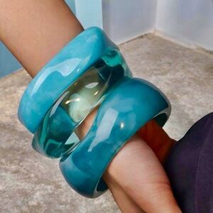 RESTOCKING!🔥🆕Set of Three Blue and Teal Bangles